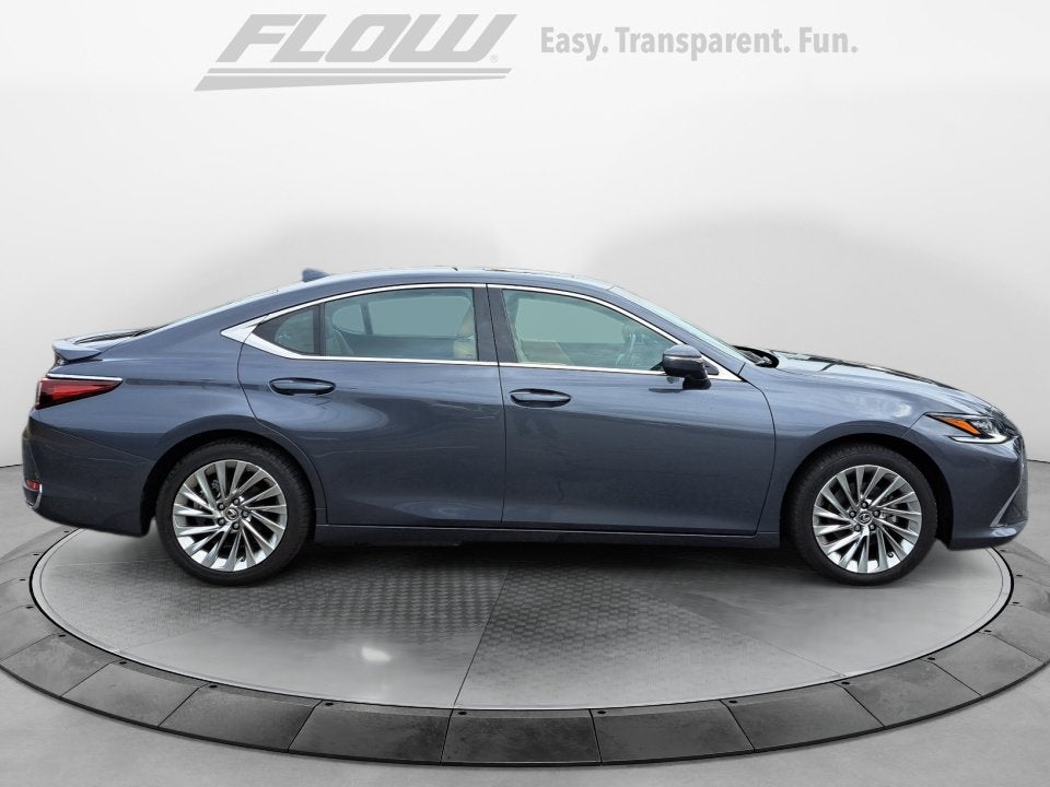 2023 Lexus ES 300h Ultra Luxury