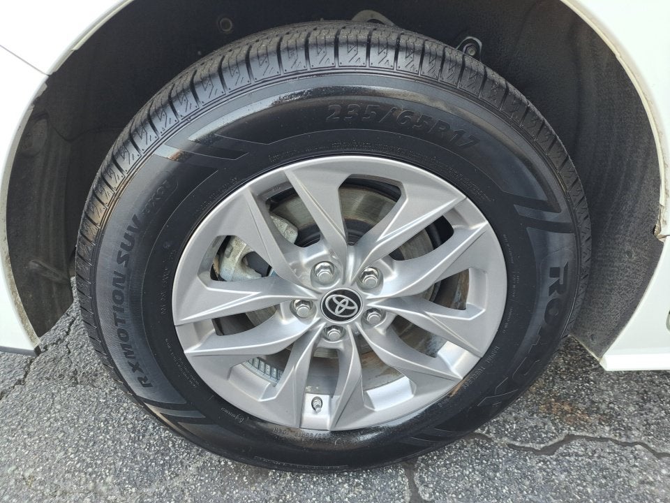 2022 Toyota Sienna LE