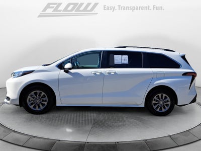 2022 Toyota Sienna LE